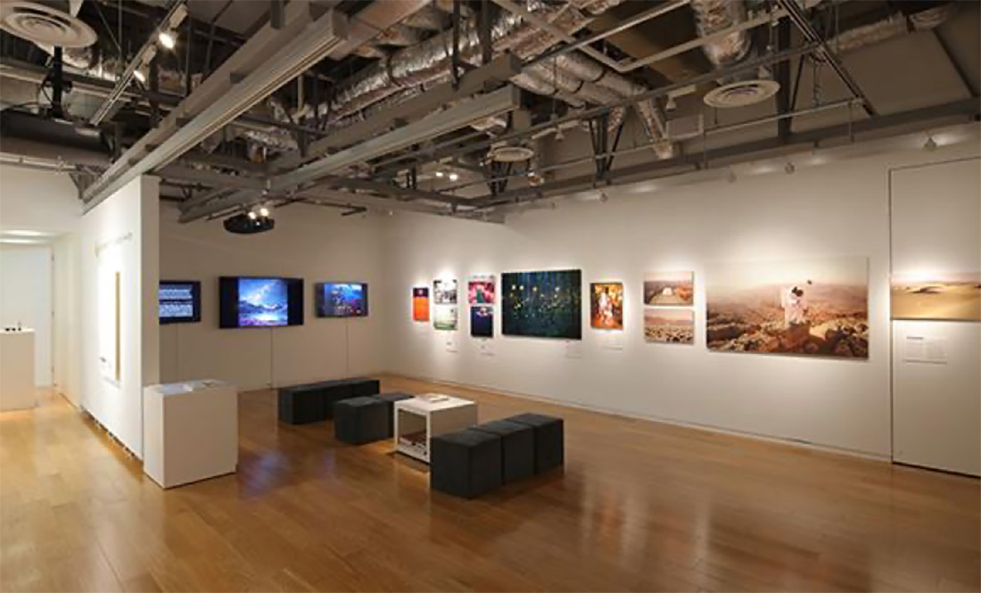 Sony Imaging Gallery 展示風景 (Sony Imaging Gallery HP(https://www.sony.co.jp/united/imaging/gallery/)より)