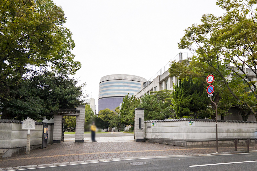 「旧内山下小学校」外観