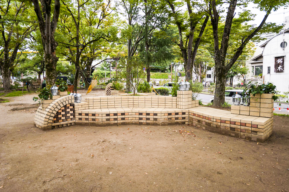 ≪不透明な風ー6つの折り畳み式三葉椅子≫ /&nbsp;梁慧圭（ヤン・ヘギュ）&nbsp;(岡山芸術交流2022 展示風景)