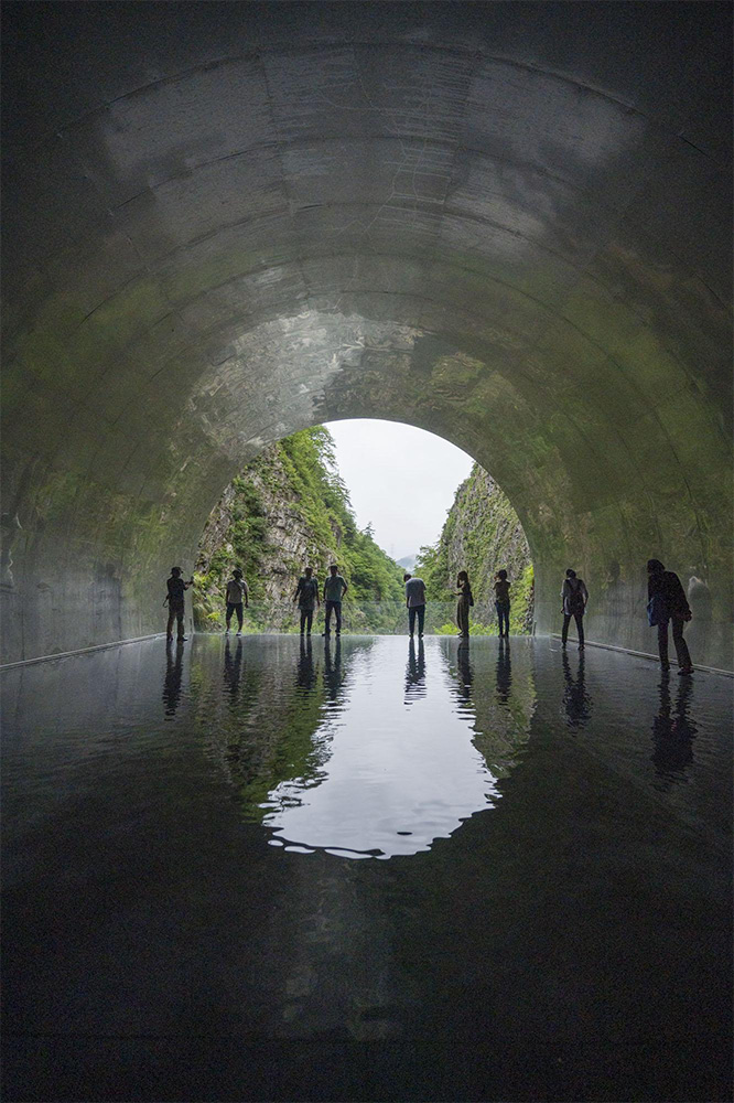 「Tunnel of Light（清津峡渓谷トンネル）」